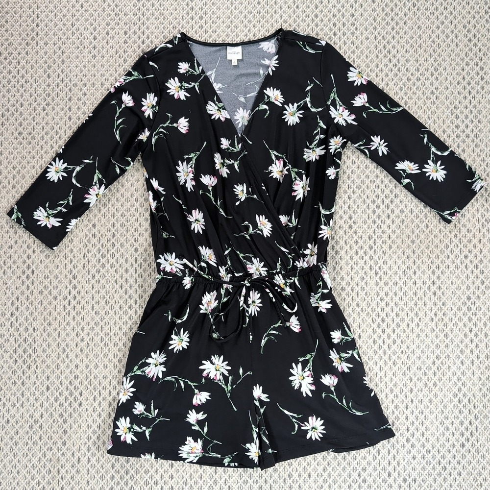 Kaileigh Black Floral Deep V Neck Romper Dress Sz M Raglan, Pockets, Drawstring‎